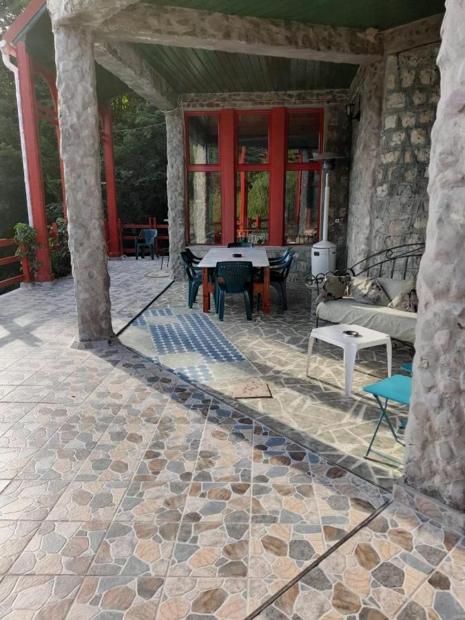 Barlogul Ursilor Lepsa Hotel Екстериор снимка