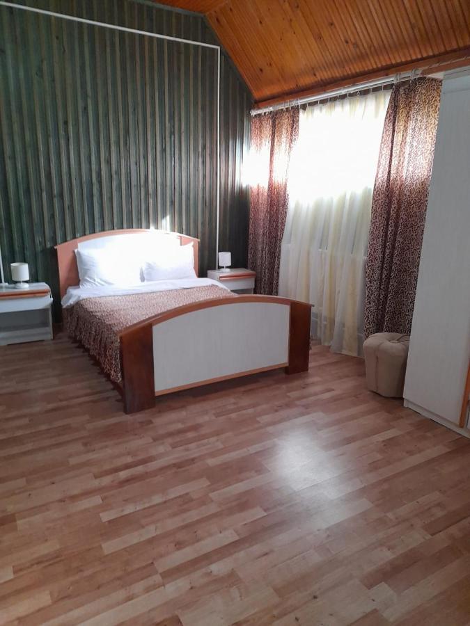 Barlogul Ursilor Lepsa Hotel Екстериор снимка