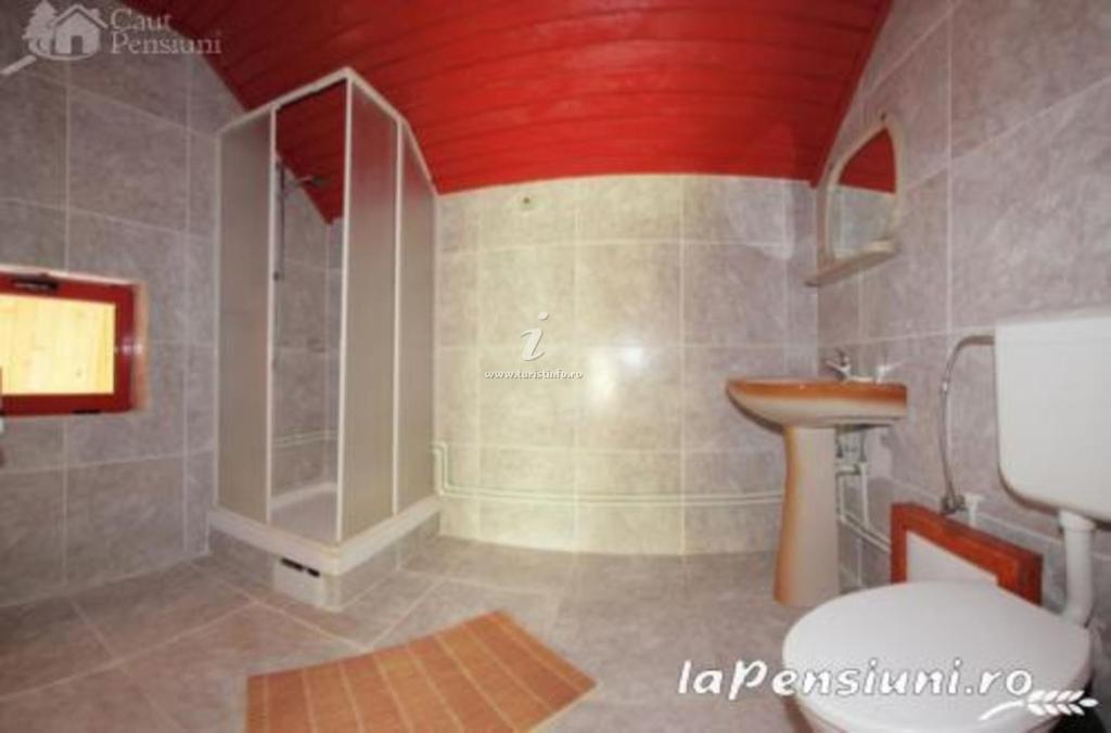 Barlogul Ursilor Lepsa Hotel Екстериор снимка